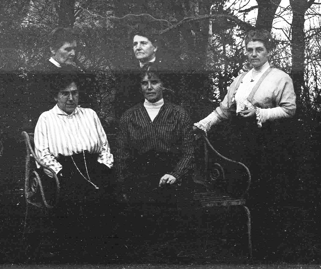 1900-1907 ca CHRISSY CROIL (m. Vlasto) PHOTOGRAPHS OF CROIL AND MITCHELL FAMILY Christian C. Croil (née Mitchell) perhaps seated right In or near Milwaukee or the St Lawrence River near Montreal 02.jpg